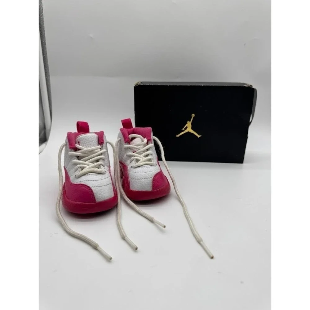 Jordan 12 Retro Toddler White Vivid Pink Sneakers 819666-109 Size 5C Mens
